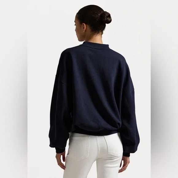 Polo Ralph Lauren Fleece LogoSweatshirt in Navy similar to Taylor Swift’s gold